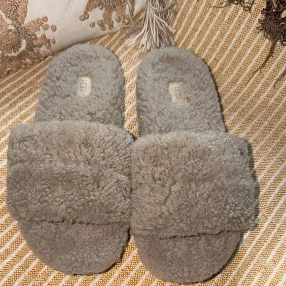 UGG Women's Cozy Tan Slippers - Picture 3 of 8
